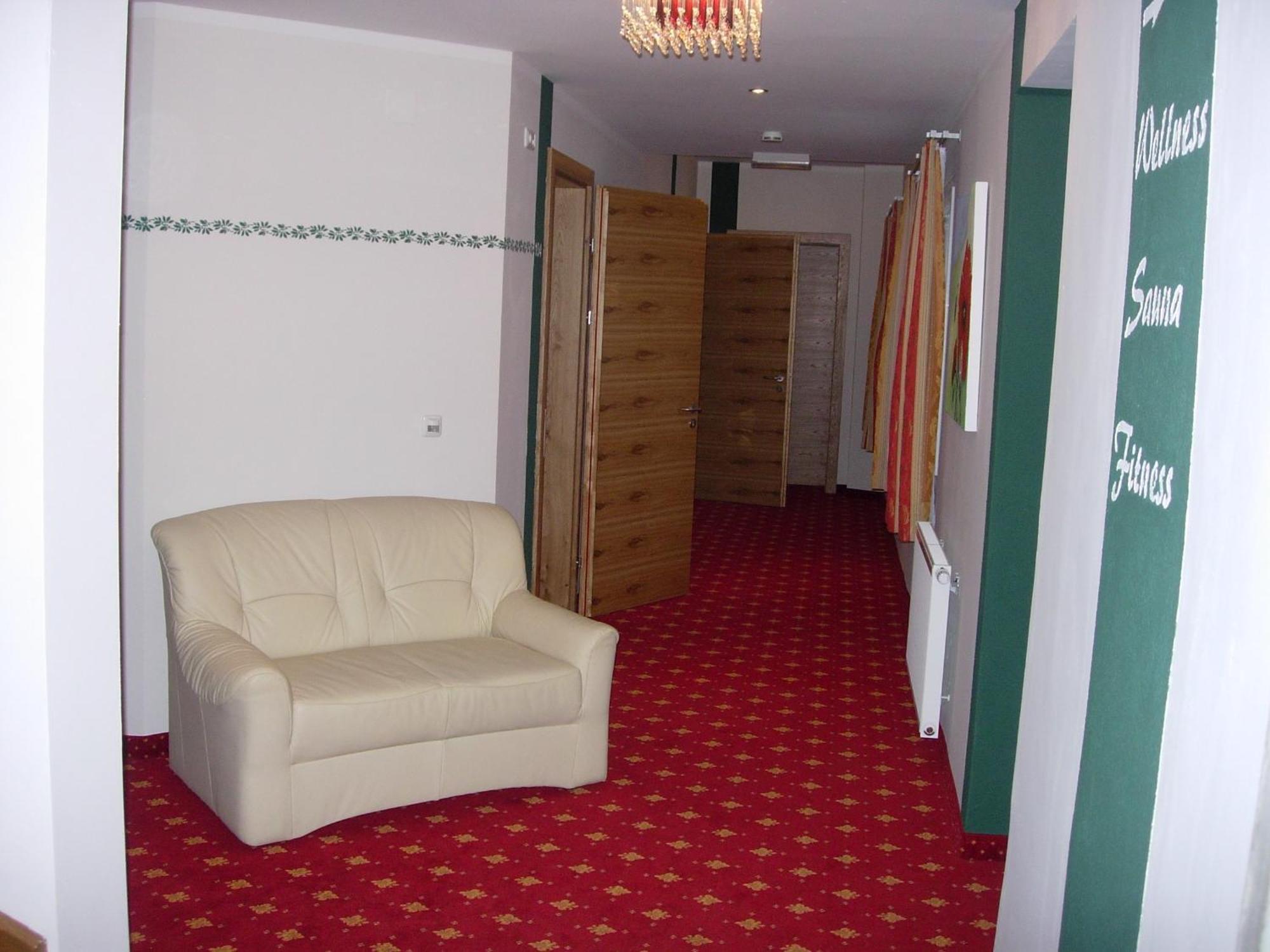Erlebnis-Hotel-Appartements Latschach ober dem Faakersee Exterior foto